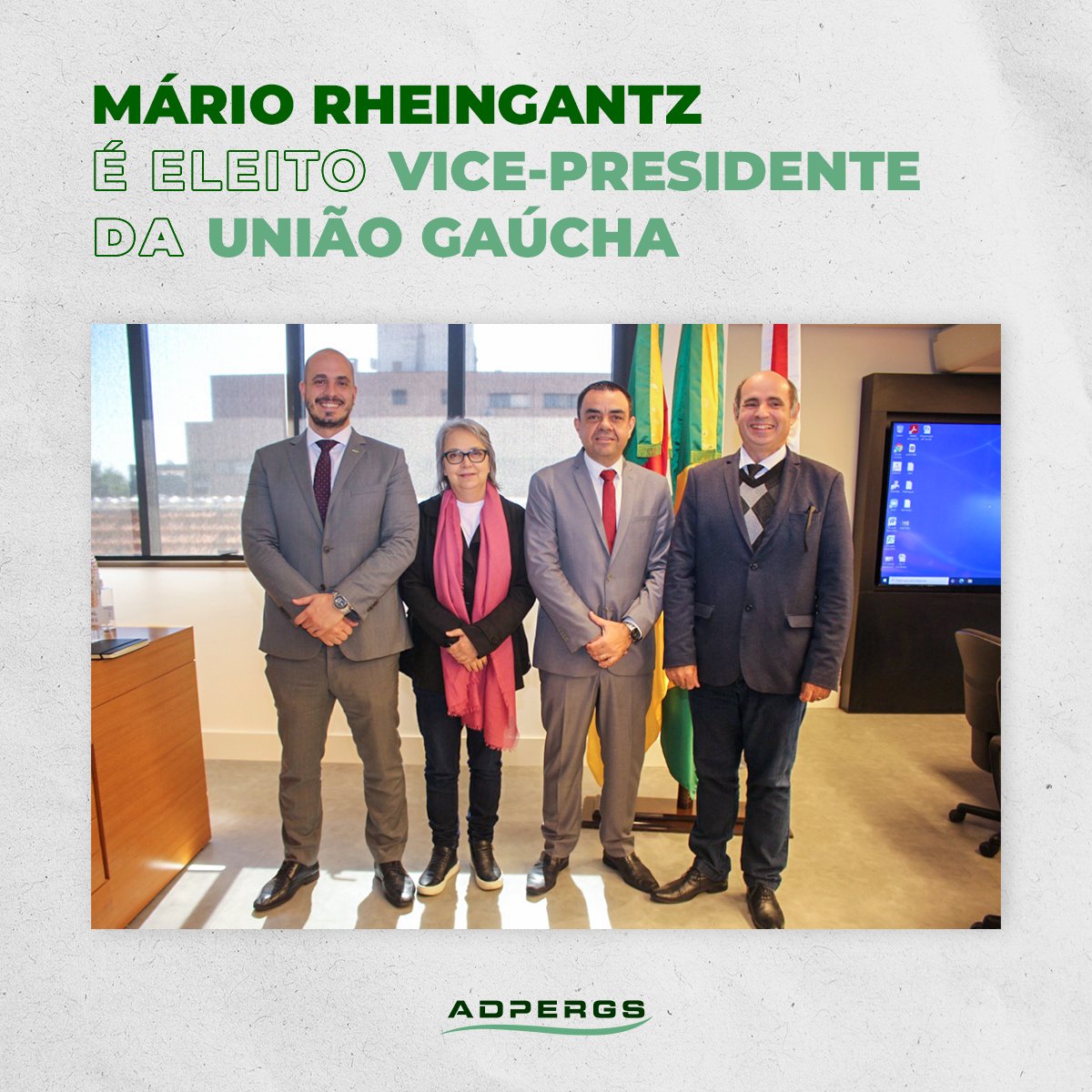 ADPERGS's tweet photo. Mário Rheingantz (@MarioRheingantz) é eleito vice-presidente da União Gaúcha em Defesa da Previdência Social e Pública. A eleição ocorreu nesta segunda-feira (09), dia em que a entidade completa 17 anos, com a chapa eleita por aclamação. 

Leia mais: https://t.co/klhmfRIXDC https://t.co/01MoZjlWDl