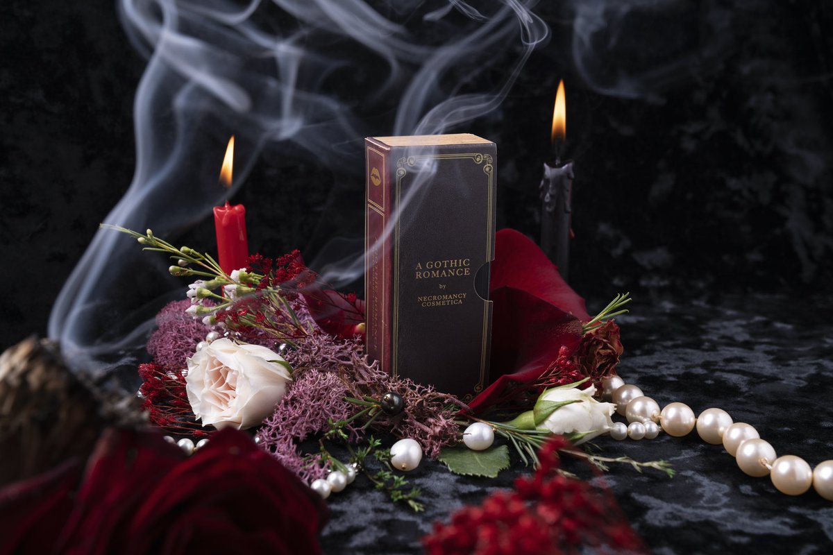 necromancycsmtc's tweet photo. A Gothic Romance Palette is on Sale for $29.40!!!! https://t.co/TwtCslaE7i