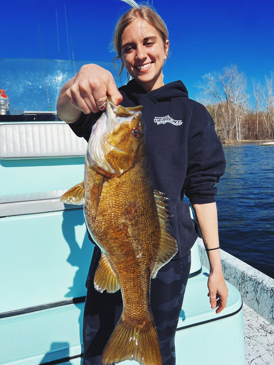KYoungOutdoors's tweet photo. Alright @madisonbordeau no more screwing around🤪 Time for the gym💪🏼 #ReelVermontGuideService @VermontTourism @VTFishWildlife #bass #fishing #smallie #Vermont https://t.co/iMlTfGIAoe