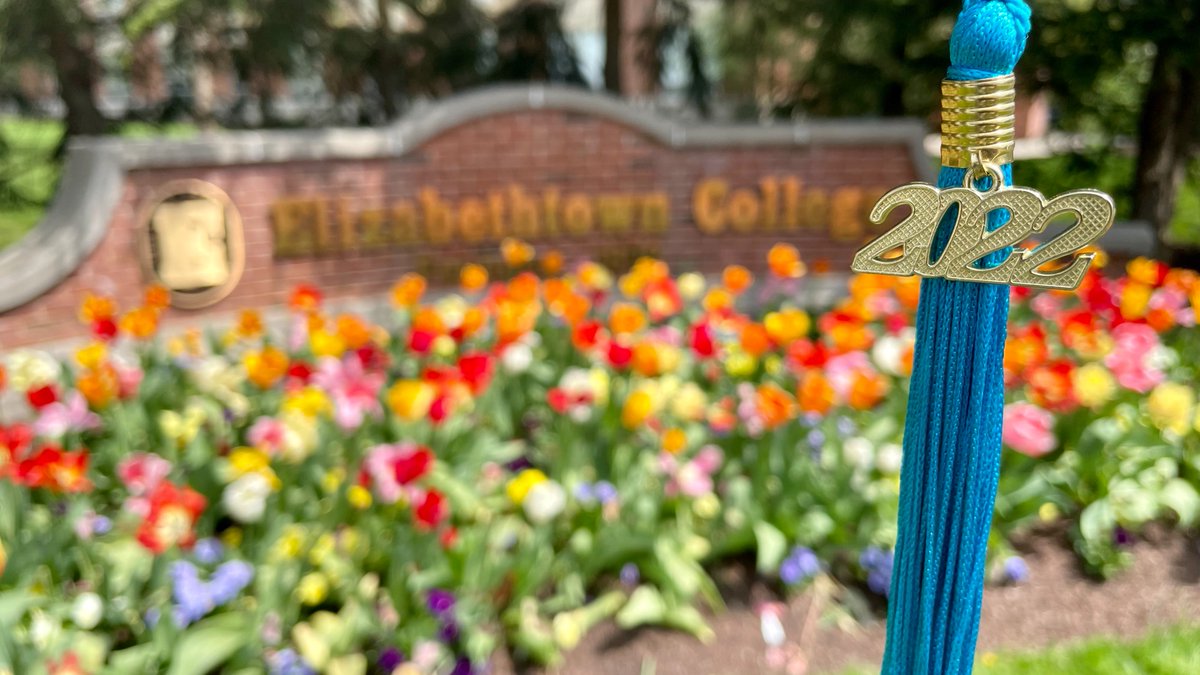 EtownCollege's tweet photo. Class of 2022, make sure to use the hashtag #EtownGrad22 in your photos and tag us in your posts this week so we can help celebrate and share your favorite Commencement moments! https://t.co/DOTsbgkZkM