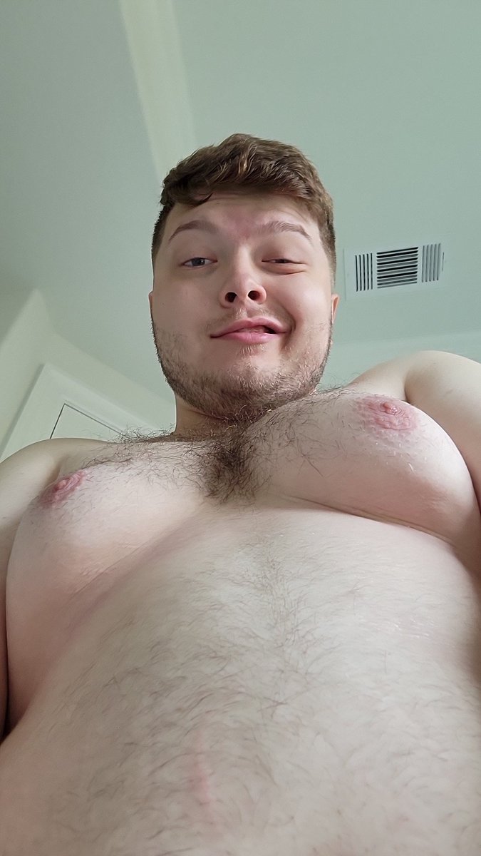 aydan's tweet photo. Hey, you down there... 😳

Waiting for some guy to come over and fix my hot water 😜

I'll be LIVE after he helps me out 🍆 https://t.co/GXiQinIZGF