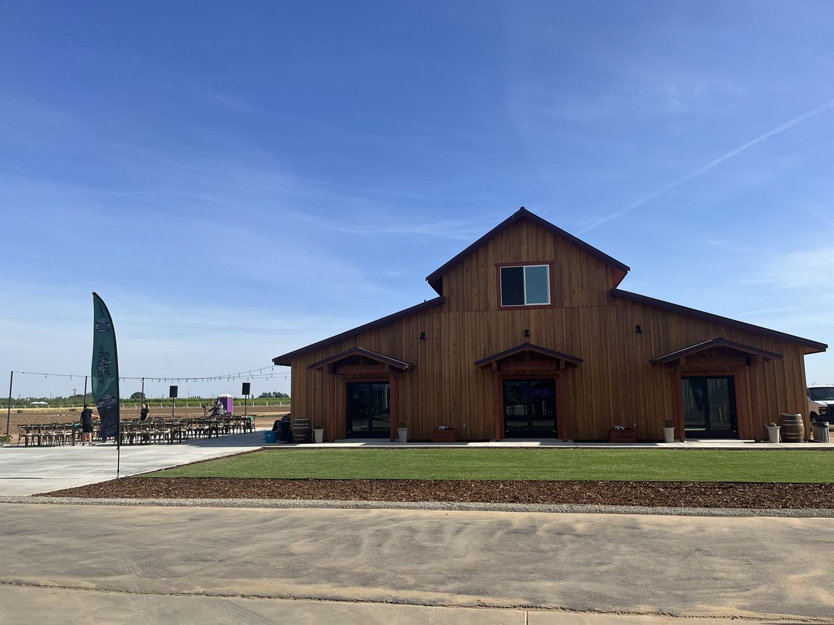 CatharineKPerry's tweet photo. “There’s no place like home” - especially when it comes to California agriculture. Thankful to be in the Central Valley near my hometown of Clovis this week for the grand opening of the @TKICropVitality Innovation &amp; Learning Center in Dinuba. #agriculture https://t.co/q5Ga84pUGn
