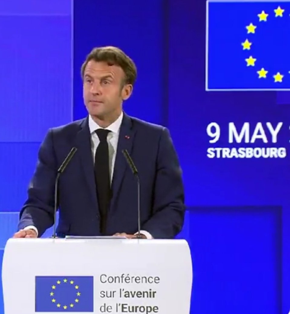 Un dicours très fort et ambitieux d'<a href="/EmmanuelMacron/">Emmanuel Macron</a> sur la réforme nécessaire de l'#Europe pour une plus grande efficacité 👏 Une vraie vision qui nous fait encore mieux apprécier la chance de l'avoir pour Président pour #5ansdeplus 💙❤🤍👌#9mai2022 #JournéeDelEurope #EuropeDay