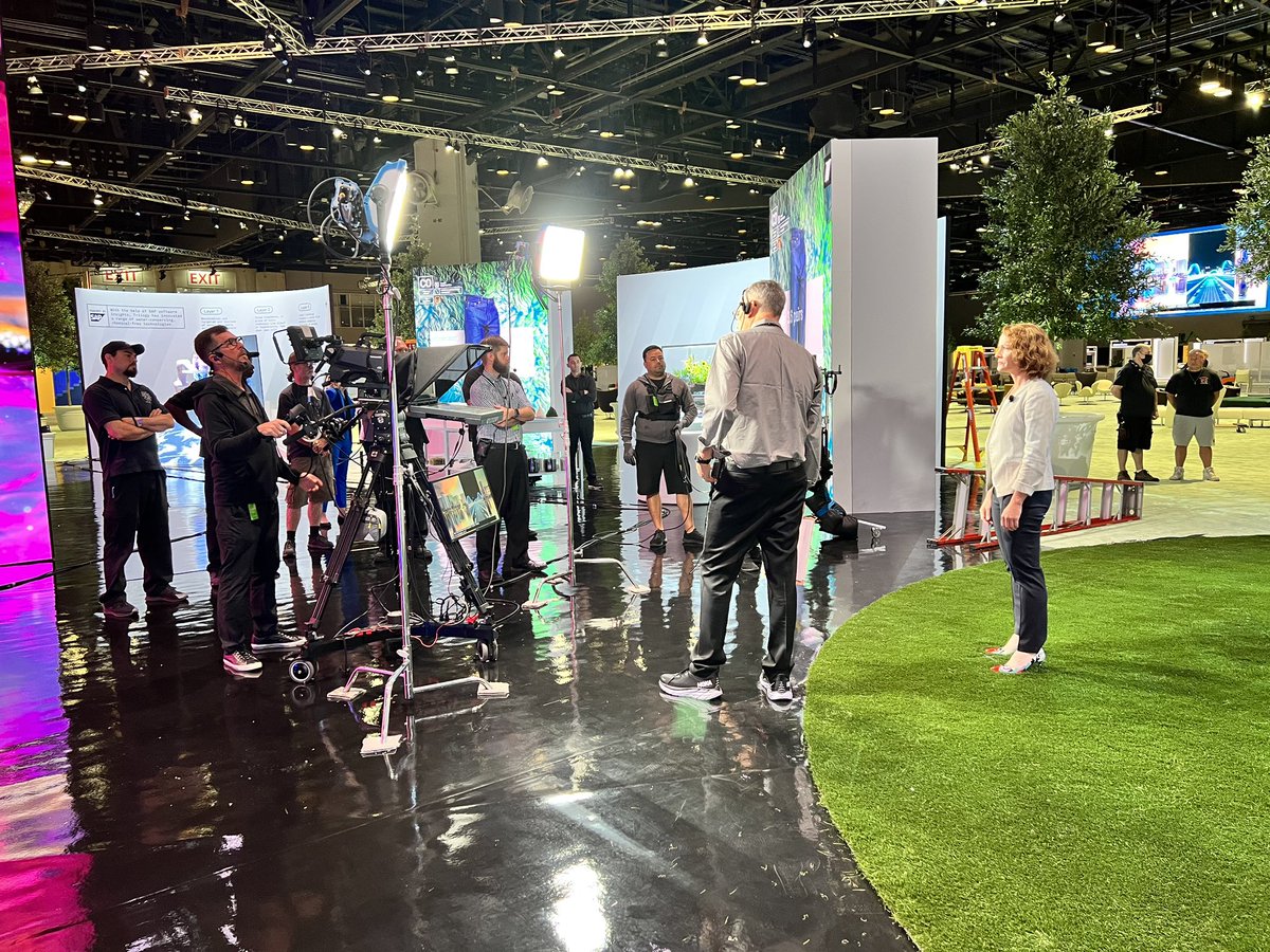 Julia White tweet media