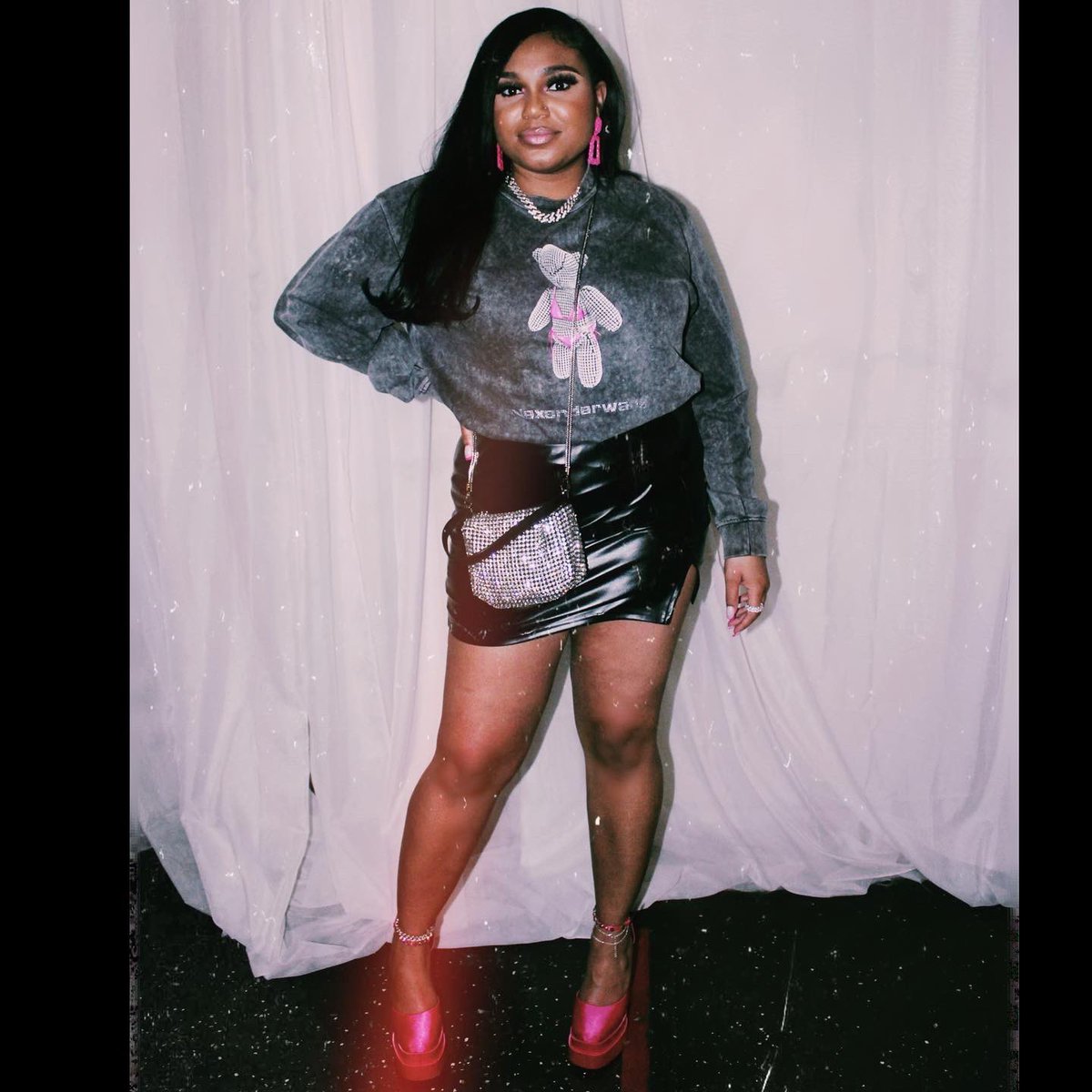 taylenlachae's tweet image. The lit teacher 😜💝👩🏽‍🎓🍎💕 #collegegrad #blackandeducated #teacherbae #bachelorsofEducation