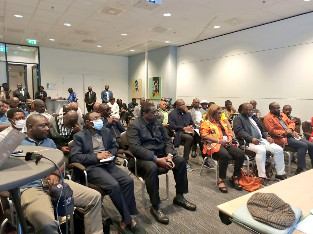 diplocam_minrex's tweet photo. SEMAINE ÉCONOMIQUE ET CULTURELLE DU CAMEROUN AUX PAYS-BAS.

Arrivé ce jour à La Haye aux Pays-Bas, S.E. MBELLA MBELLA, présidera, la Semaine économique et culturelle du Cameroun aux Pays-Bas, qui se tiendra du 10 au 15 mai 2022 à La Haye.
#CECWTheHague

https://t.co/Ivf2Kcrqzo https://t.co/mobs9p2BU7