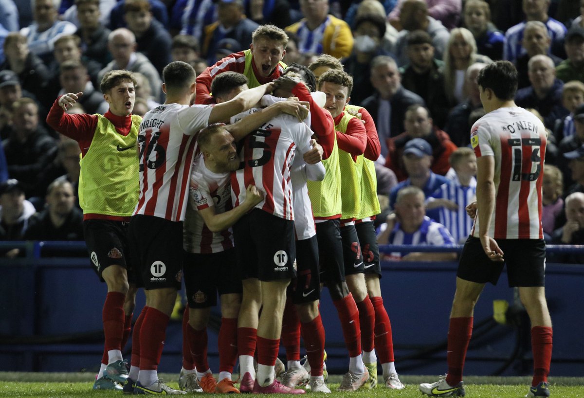 SunderlandAFC's tweet photo. THIS TEAM 😍

#SAFC | #TilTheEnd https://t.co/nr8D5luMB7