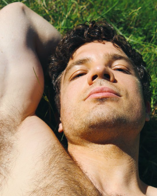 🌱 Spring is sprung. https://t.co/iTpUE7d1V9<a href="/tag/happypride"class="tags"><span>#happypride</span></a>