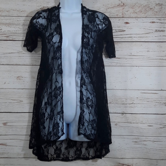 dree_miller's tweet photo. So good I had to share! Check out all the items I'm loving on @Poshmarkapp from @blessedtwice82 #poshmark #fashion #style #shopmycloset #rvt #americancitywear #piperblue: https://t.co/fawUsdiQy8 https://t.co/9X1kcEptmp