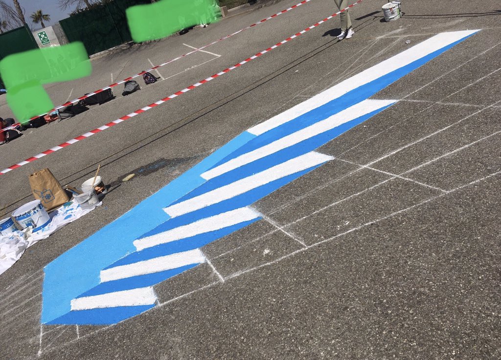Janettelaprof's tweet photo. Superbe #anamorphose réalisée par une classe de 6ème du collège P. #Bonnard du Cannet #AlpesMaritimes  ! Très fière de mes élèves ! Allez voir les #photos de la réalisation sur https://t.co/0LqnXGaSN6 en bas de l’article sur la semaine des maths… https://t.co/lOq1SzsAi4