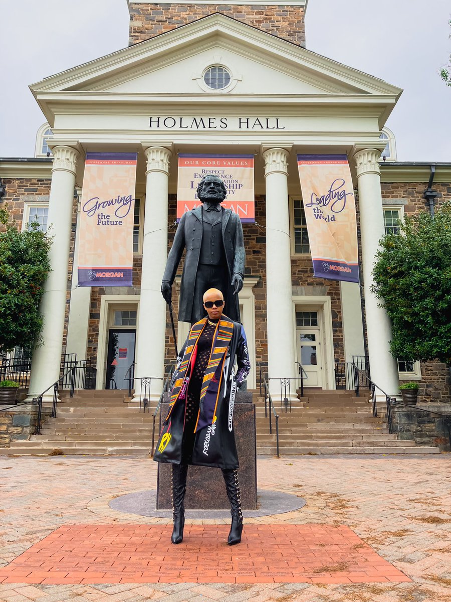 doublemkay's tweet photo. My fair Morgan,
To what do I owe this National Treasure? Nothing but the rawest form of me. 
I walked in a rockstar, and I roll out🤘🏽👩🏽‍🎤 
Bachelor of Science in Strategic Communication loading…

@MorganStateU 🐻🧡💙

#Classof2022 #scomup #rockstarlifestylemightnotmakeit https://t.co/N6vv4QM6Lc