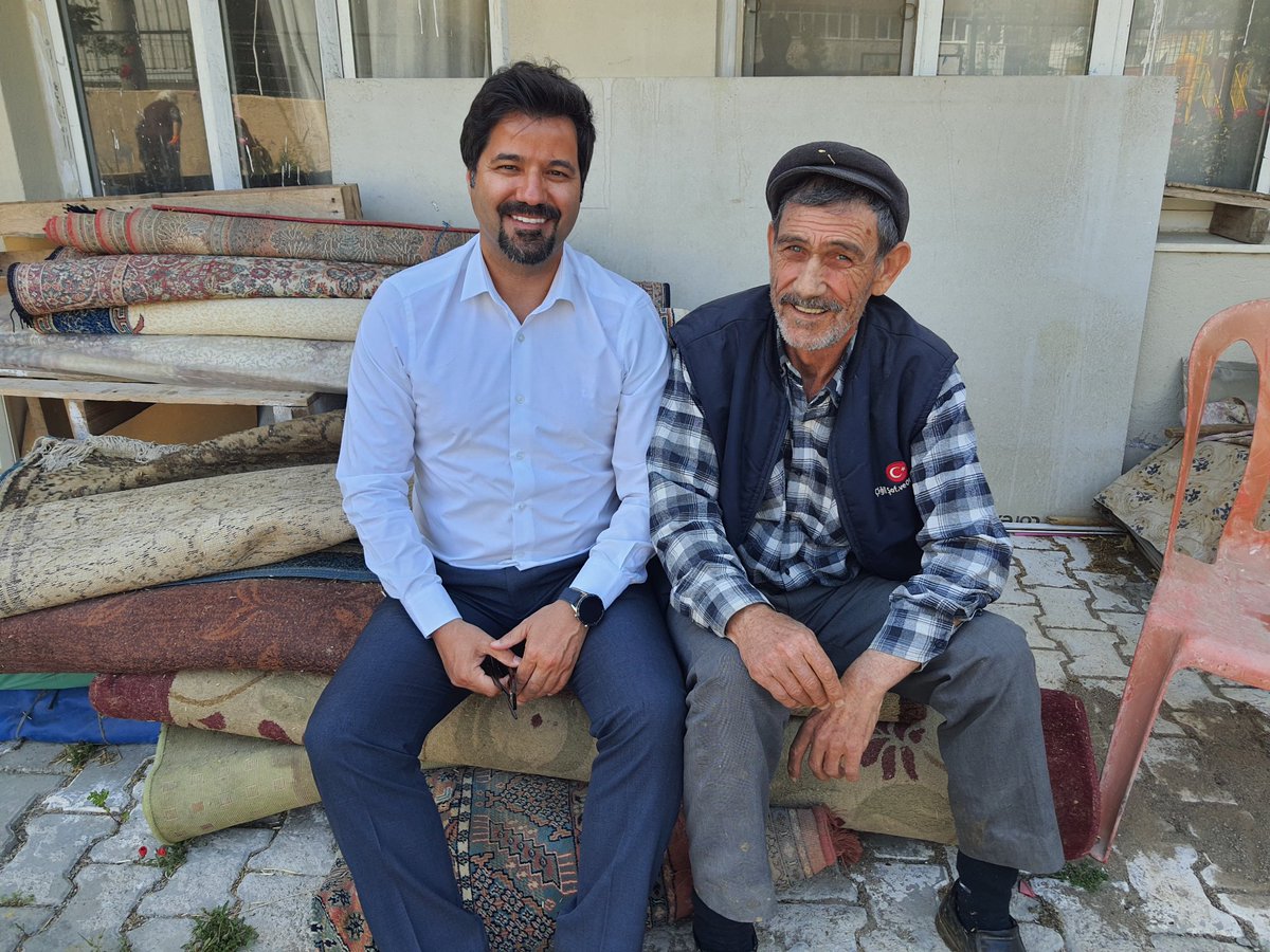 halisozcan35's tweet photo. Tanıştırayım; Kostak Ali
Zeybek oyununun nirvanasıdır Kostak Ali Zeybeği ve onun ta kendisidir Kostak Ali Hocam...
#kostakali
#harmandali
#Çiğli
#Zeybek https://t.co/1GTZH8Ueky