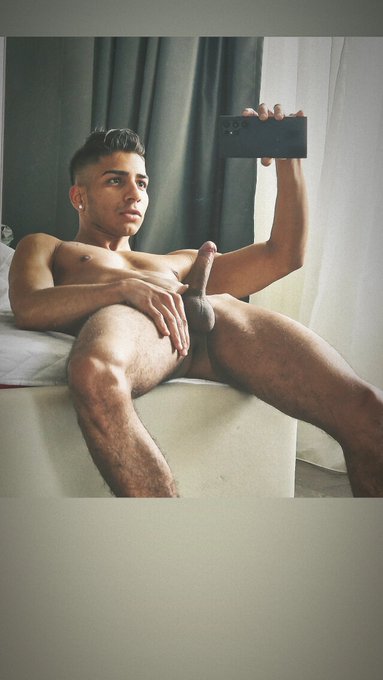 Sexy hot boy #hotboy #boys #naketboy #YoungBoys https://t.co/eBOfnBMGSM
