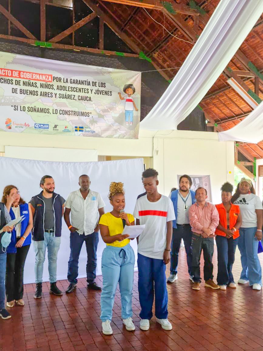 MisionONUCol's tweet image. En el marco de la iniciativa #EmpoderArtePorLaPaz, acompañamos firma del Pacto de Gobernanza por la garantía de los derechos de la niñez y la juventud de Buenos Aires y Suárez. Un paso para el empoderamiento de las y los niños en #Cauca @SwedeninCOL @Otra_Escuela @FundaForoSurocc
