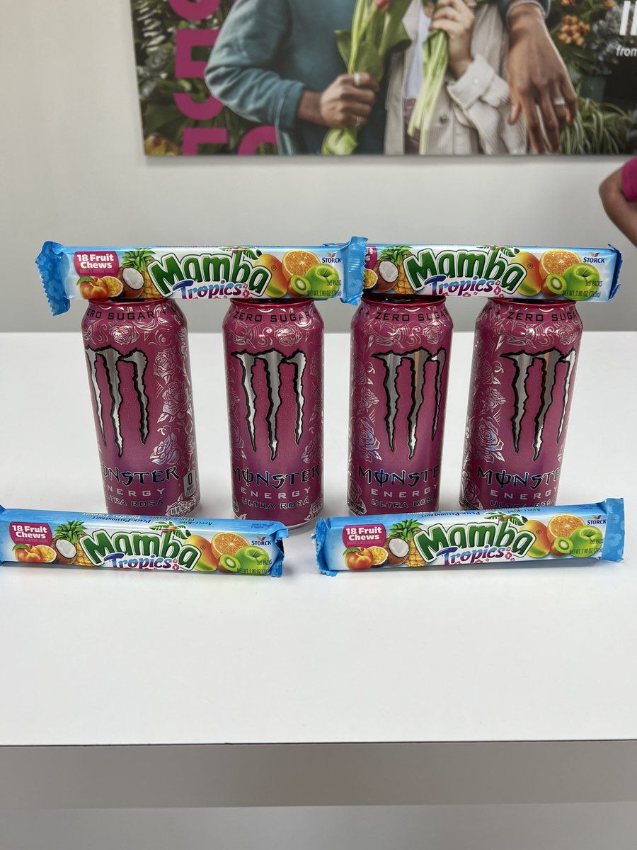 basketbowboss's tweet photo. Giving these πMichigan Mamba Monstersπͺπ½some goodies today! They ended April with over 7% BTS conversion & I was able to observe 2 BTS going out the door today while I was there! Way to go Team Cally! @TCCMobile @BBroderdorf @asadirfan #MichiganMambas #Midwestmagic #tpr #top100 https://t.co/glBeaN7ZuV