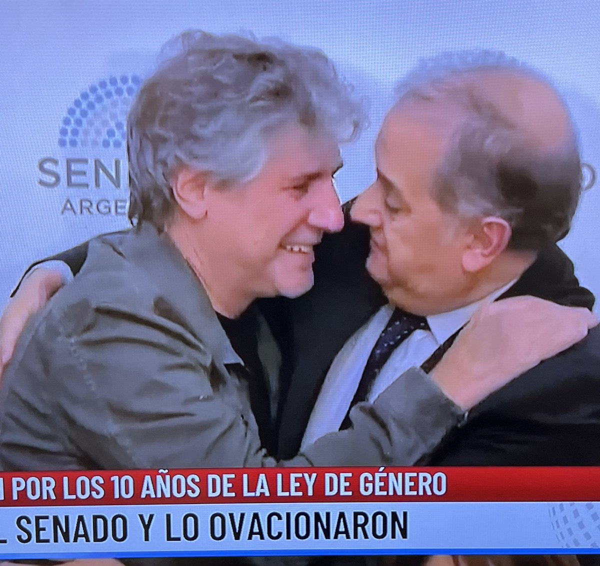 caitocrd's tweet image. @linarescarloscr @AmadoBoudouArg q par de atorrantes!!!! Como se cagan en la gente!!!