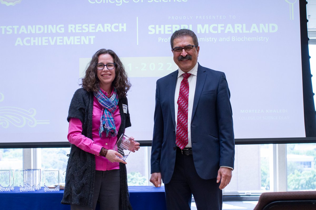 UTAChemistry's tweet photo. In case you didn't know, there are G.R.E.A.T. faculty members in the @UTAChemistry Department! 🤩

Dr. @KayuntaJ received an award for Research Enhancement Program Grant &amp; Dr. @smcfarla received an award for Outstanding Achievement in Research 💙🧡

#MaverickScience X @UTAScience https://t.co/oKiYpXNHbp