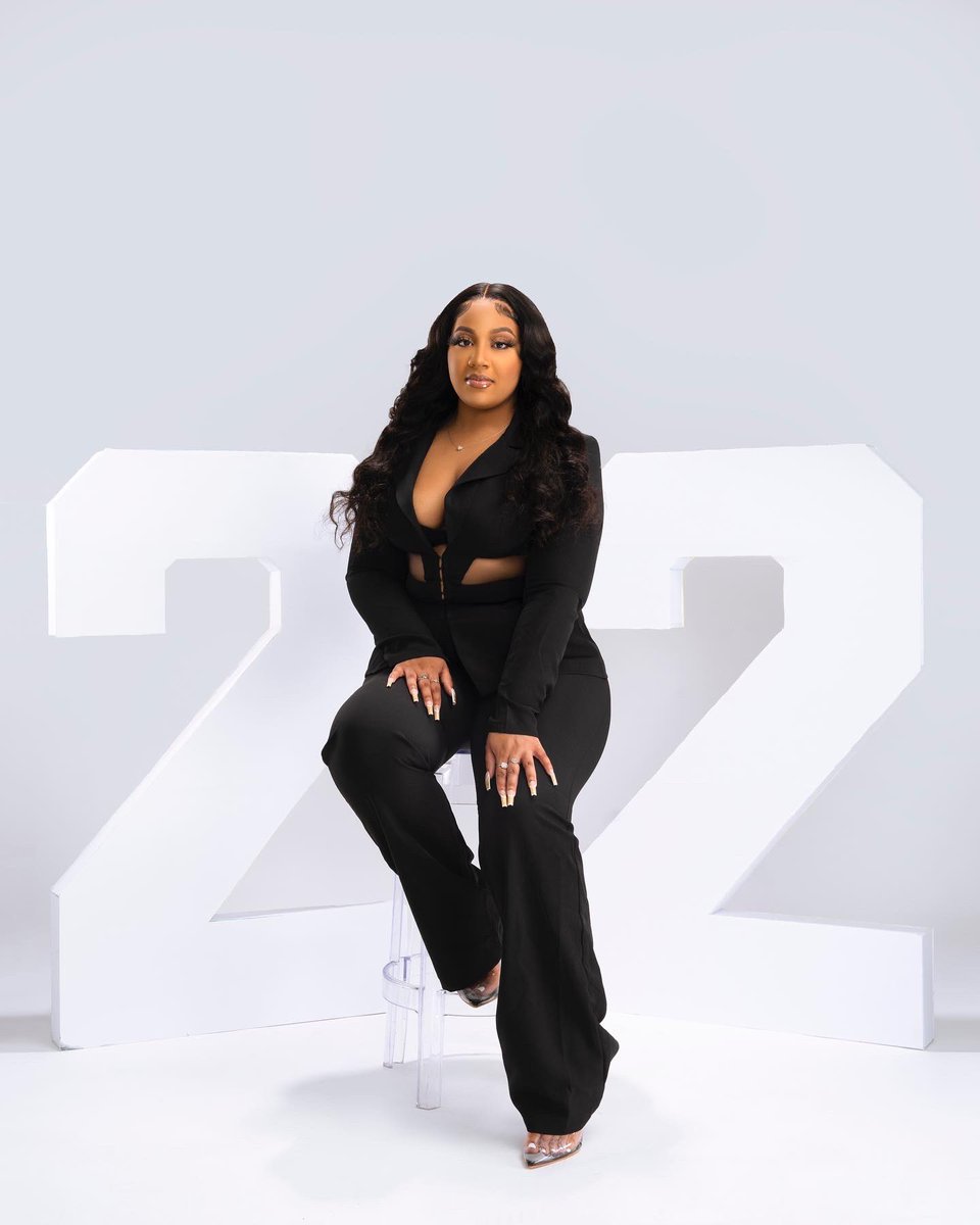 aisyalaxxx's tweet photo. On May 14, 2022 I graduate from THE Prairie View A&M University with my bachelors of science degree in psychology๐๐
โ
3.66 GPA
โ
Multiple internships
โ
Multiple job offers
โ
Accepted into graduate school
#PVAMUGrad #PVAMUGRADSWAG #PVAMU22 https://t.co/A6dcUj3rq5