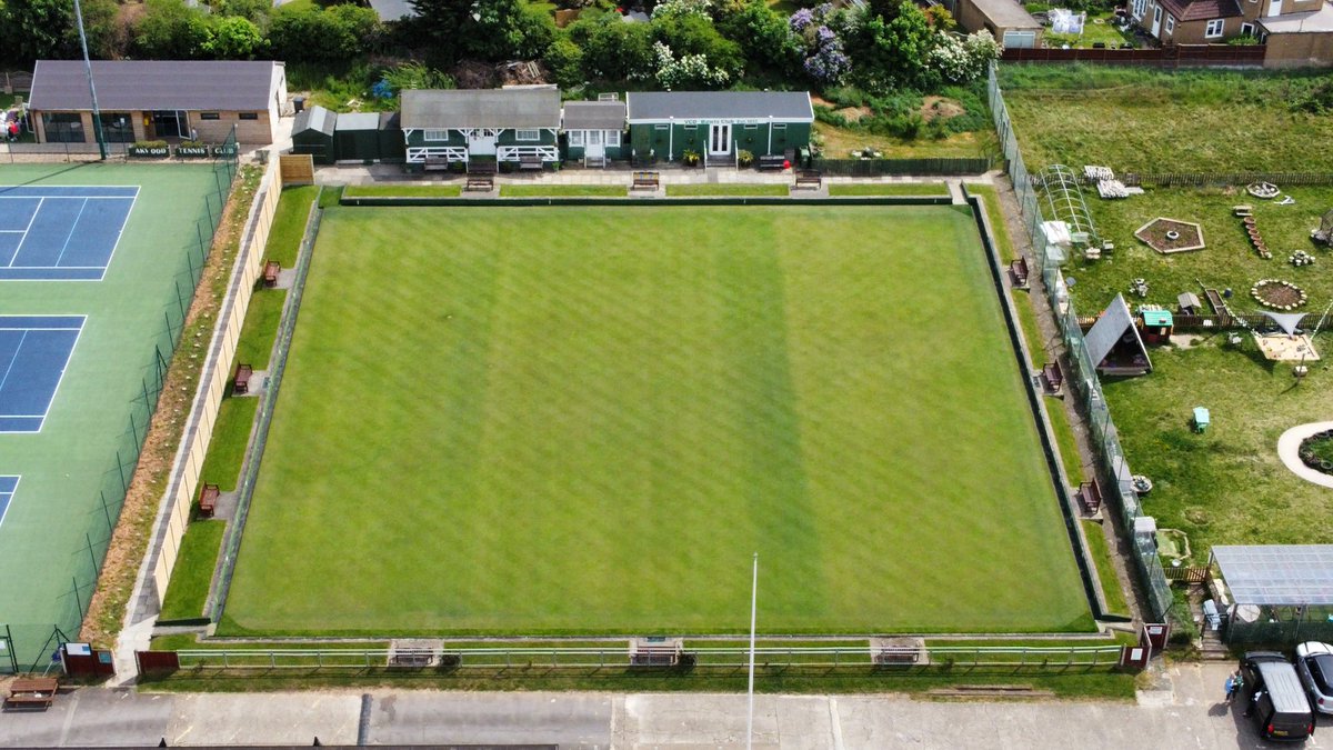 TMarshment's tweet image. Looking good. Cut and fertilised by Stephen Johnson