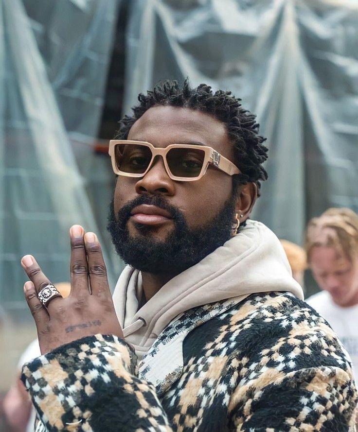 Joyeux anniversaire à Damso qui fête ses 30 ans aujourd’hui 🎈

Un artiste d’exception .. Votre morceau préféré de sa carrière ?