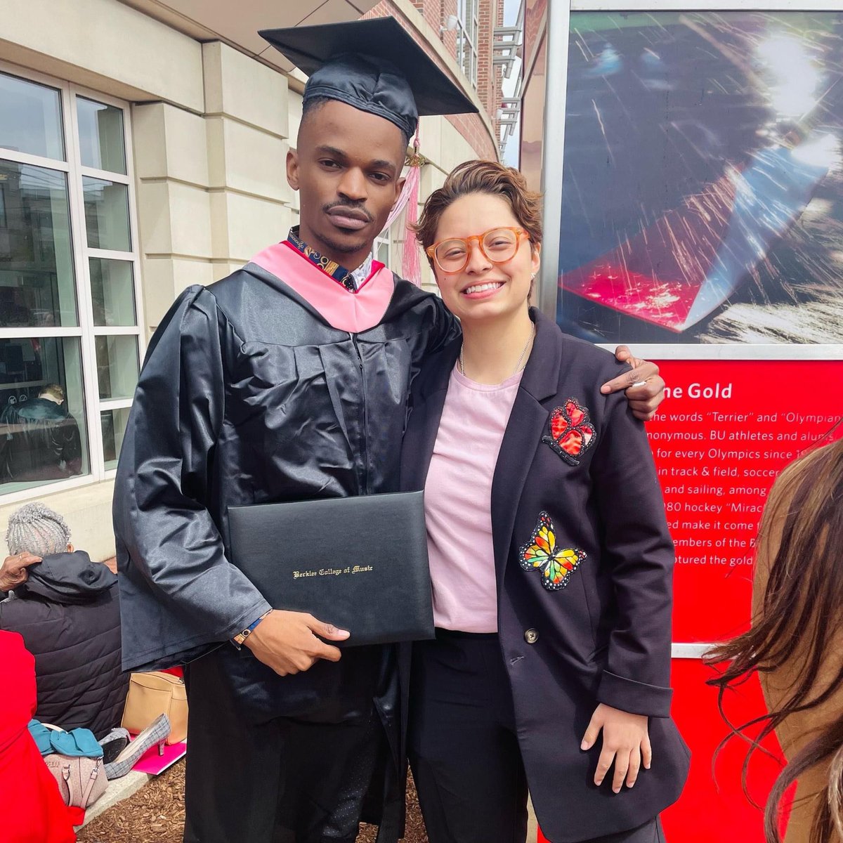 vunabandim's tweet photo. Le tout premier jeune congolais venant d’obtenir sa « graduation » chez Berklee College of Music à Boston ce samedi 07 mai 2022: Christian Ngabo Vunabandi. Congratulations! https://t.co/j7xmVfSkyD
