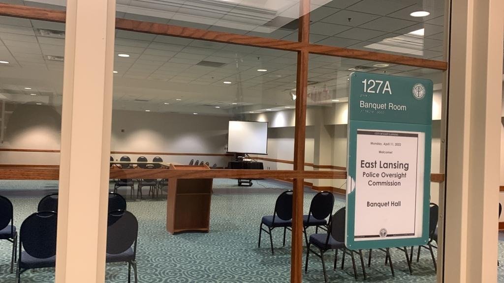 wali_talks's tweet photo. THREADβTonight's East Lansing Independent Police Oversight Commission meeting will feature a discussion about the #ELPD's Early Intervention System (EIS), an early warning system they have put in place. Here's some stuff I've learnt over the last few weeks: https://t.co/DUv1h7j6OF
