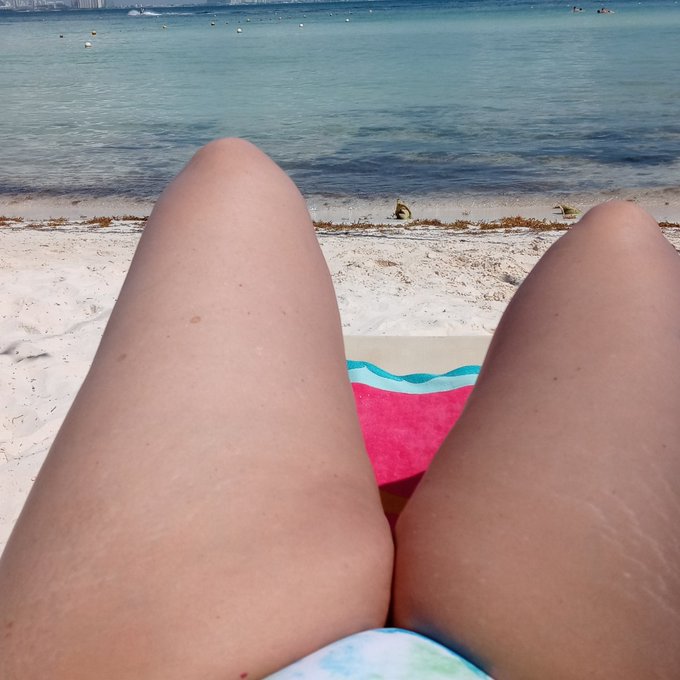 This was my view for most of the day. A much needed rest in #Cancun @_dreamscancun #dreamscancun #kimmiekaboom<a href="/tag/mexico"class="tags"><span>#mexico</span></a><a href="/tag/cancun"class="tags"><span>#cancun</span></a><a href="/tag/kimmiekaboom"class="tags"><span>#kimmiekaboom</span></a><a href="/tag/dreamscancun"class="tags"><span>#dreamscancun</span></a>