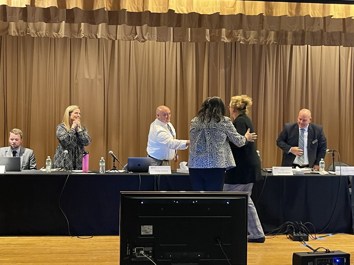 CLC_Pinckney's tweet photo. We are so grateful for our Ms. Simmonds who is being recognized as the #EngageInspireSucceed Support Staff of the Month @MooreSchools BOE meeting! She is the BEST! #couldnotdoitwithouther #PinckneySTRONG #PinckneyFamily 🧡🖤💜 https://t.co/fimoHoAKRv