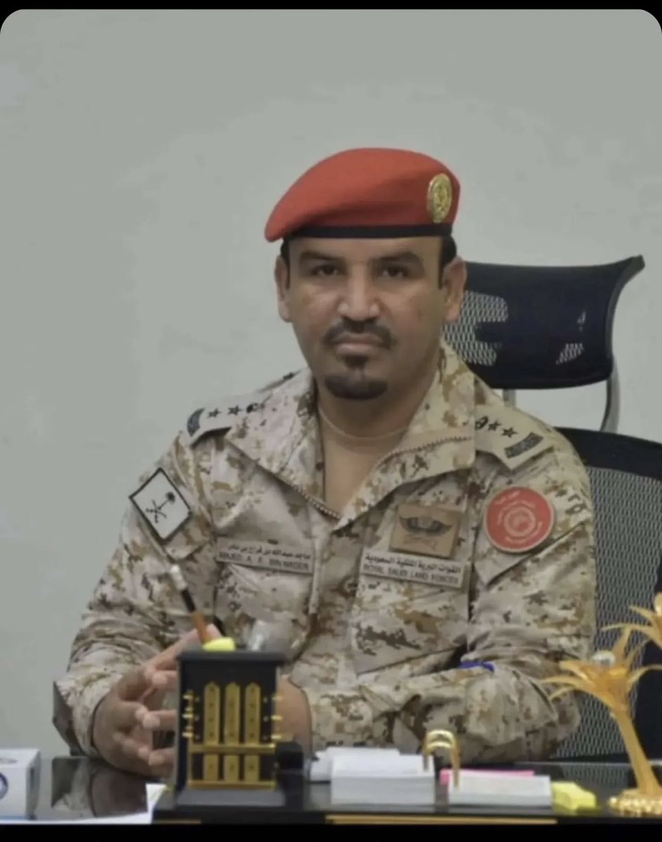 na1426nd's tweet photo. تقدم أسرة آل نادر بالتهنئه لابنها العقيد / ماجد بن عبدالله بن نادر على ترقيته الى رتبة عقيد بعد صدور الامر الملكي وهو يستاهل هذه الثقة الغاليه نسأل الله التوفيق له وأن يجعلها معينة له في خدمة دينه ومليكه ووطنه والوطن يفخر بأمثالك https://t.co/RfSAFJvOGF