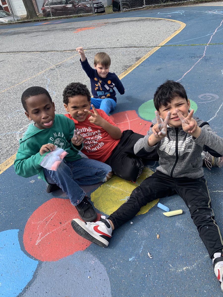 MissDagnall1's tweet photo. The ABC countdown to summer is a huge hit in my classroom! We have done airplanes, bubbles, chalk, dance, experiment and flashlight days! https://t.co/Tg0VK3nVuj