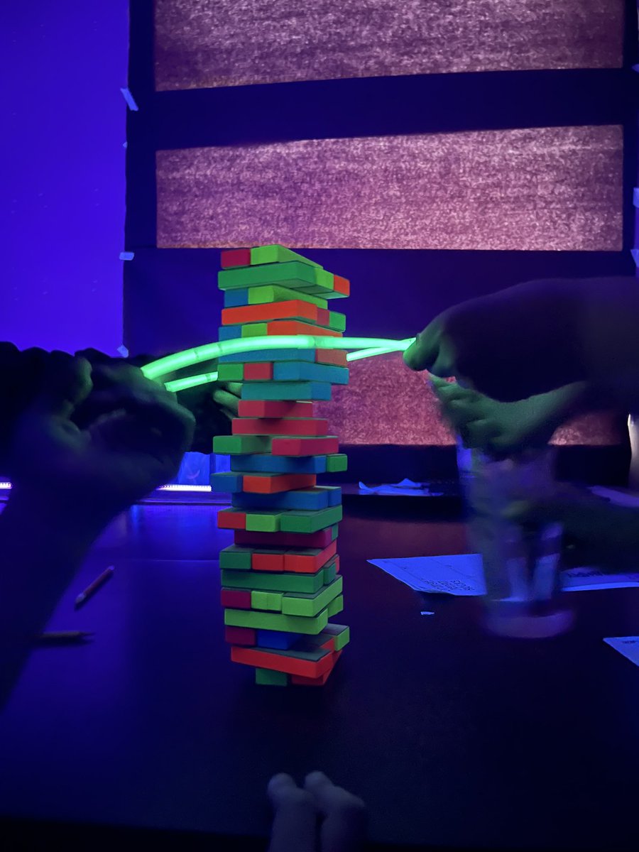 ScottSTEM5's tweet photo. Glow day was a blast! A great way to celebrate the end of testing! 4/29/22 https://t.co/SwDxlNFzf3