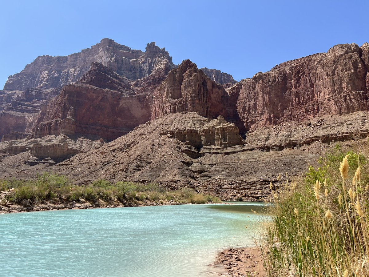 Abby_RiverH2O's tweet photo. Just back from @AudubonRockies #GrandCanyon trip. I’ve been fortunate to be on the #ColoradoRiver in 2014, ‘18, ‘22. Clear intensifying #Climatechange impacts - dry tributary creeks, drying springs, bathtub rings, lower #bird counts and low water *in APRIL. #watersheds https://t.co/WDHnaP0Bzc