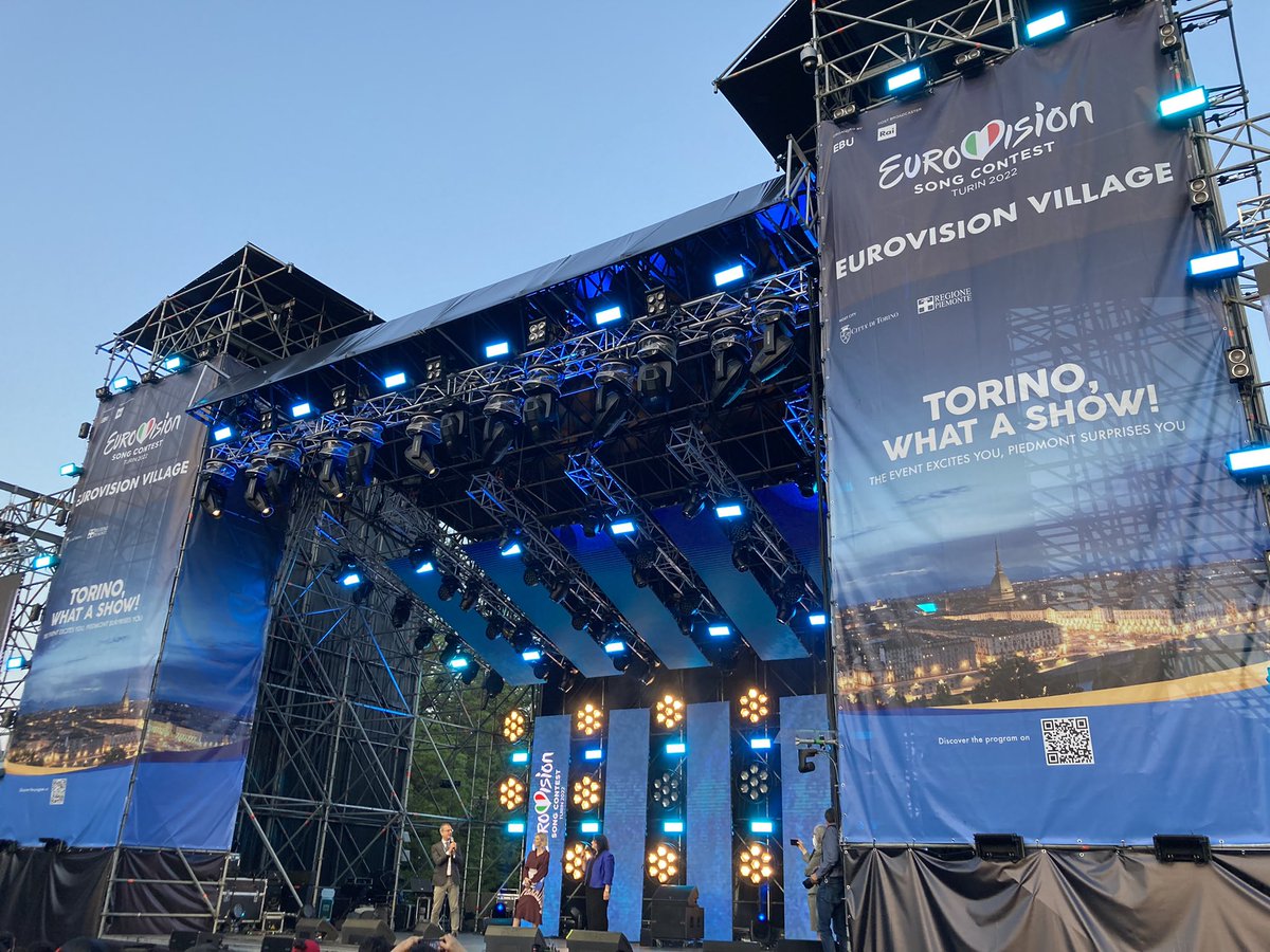 🥳🇪🇺Happy #EuropeDay2022 from the #Eurovision village in #Torino with Commissioner <a href="/helenadalli/">Helena Dalli</a>