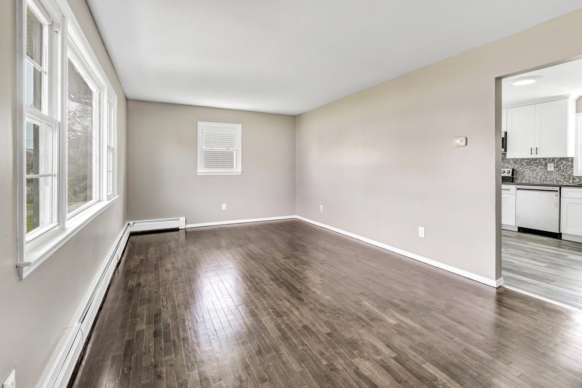 Hayse_Cuadrado's tweet photo. #justlisted
113 Ryan Avenue #stratford
#remodel #gorgeous
#bigbackyard
#realestate #connecticut
Click link below for home details:
https://t.co/Kpc8OvFB39 https://t.co/GEog9XjPb0