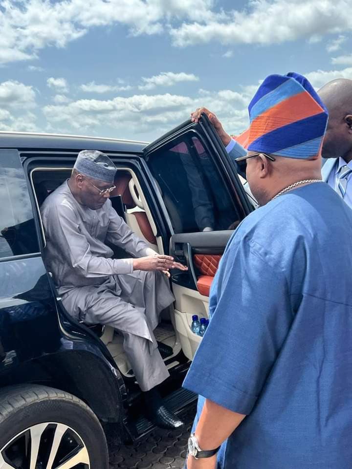 Rayyan_Tukur's tweet photo. Gonga Só 👀 @atiku 🇳🇬. @atiku presidential campaigns is the only campaigns that I’ve gone and has made me felt like I’m a champion in my society.
#AtikuKawai
#AtikuAdoEkiti
#AtikuInSouthWest
#AtikuPresidentialBid
#ConsensusCandidate
#AtikuSouthWestTours https://t.co/x2vIXQ3HXE