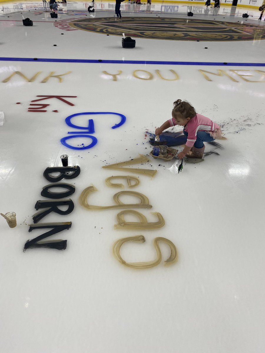 BabyGolfOdds's tweet photo. #CoatTheFortress with mommy @MrsGolfOdds and big sis @MiniGolfOdds @GoldenKnights https://t.co/9jVHiAbLD2