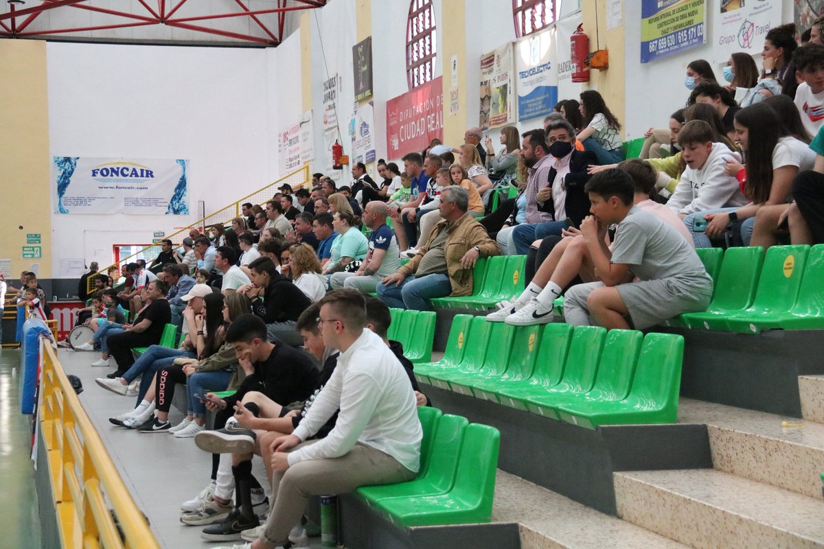 DaimielFutSala's tweet photo. 𝗚𝗔𝗟𝗘𝗥Í𝗔 𝗙𝗢𝗧𝗢𝗚𝗥Á𝗙𝗜𝗖𝗔 📷

👋 Amig@s os dejamos por aquí unas 📷 👌💯 que Javi Martínez, fotógrafo del @CBDaimiel y que parece que se va animando😎 al ⚽, nos hizo en el 🔚 pasado partido ante @CFSMinaya 💙

Galería completa 👇

https://t.co/UZQXfwBnXY

#GaleriaFoto https://t.co/SV4QLVYY1R