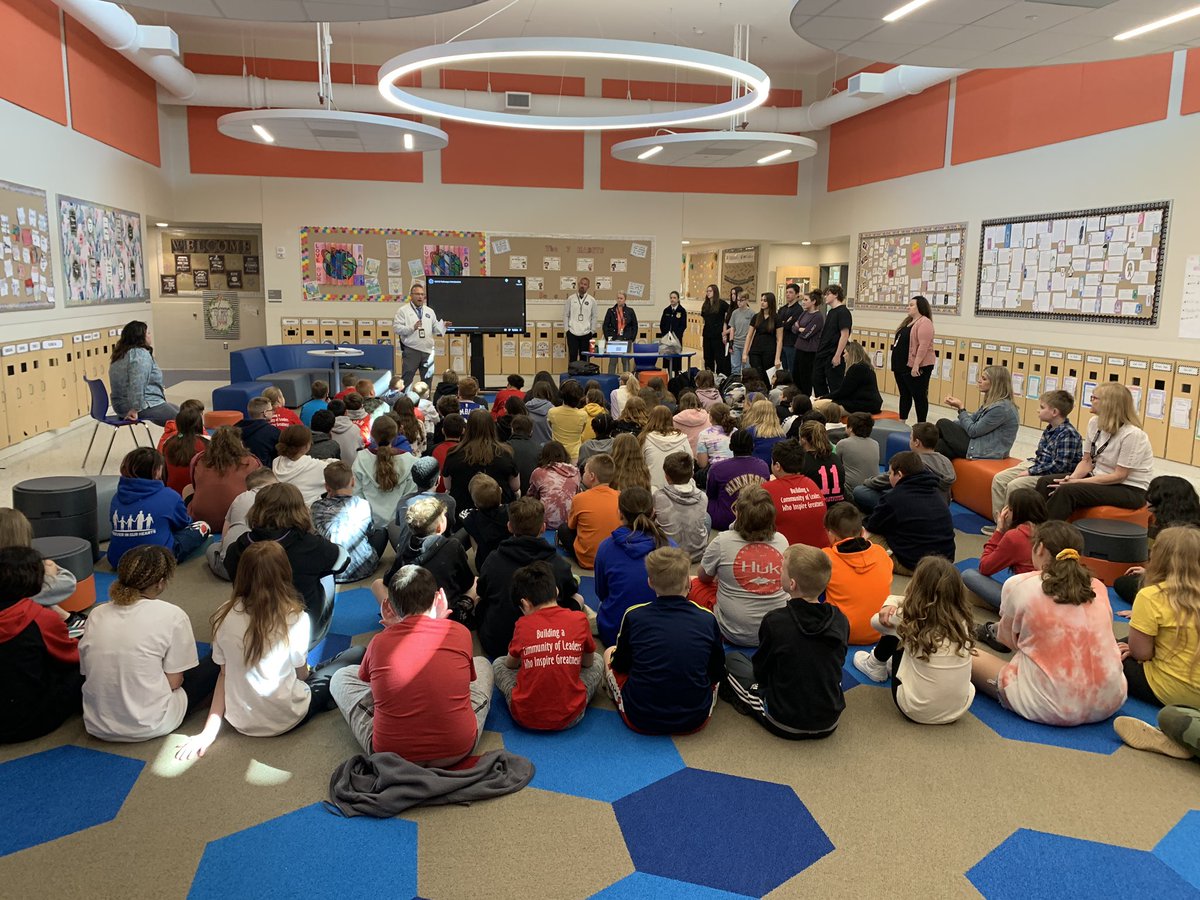 sgodshalk's tweet photo. Neidig's 5th graders learned a lot about the Pathways program from the high school team today.   #qcsd #neidig https://t.co/8R7J3gXagc