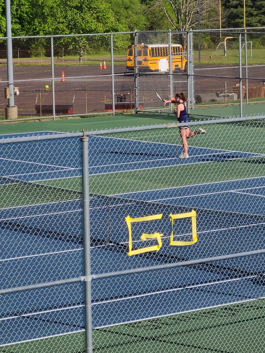 CCPSCCHS's tweet photo. Girls Tennis with a great day to play Courtland Senior Day. L.Bates, A. Lauritzen, R.Amos, C.Cuman and G.Pontesilli #BDP #CCBlue @csepreps @dpayne0813 https://t.co/xoAKMgIz05