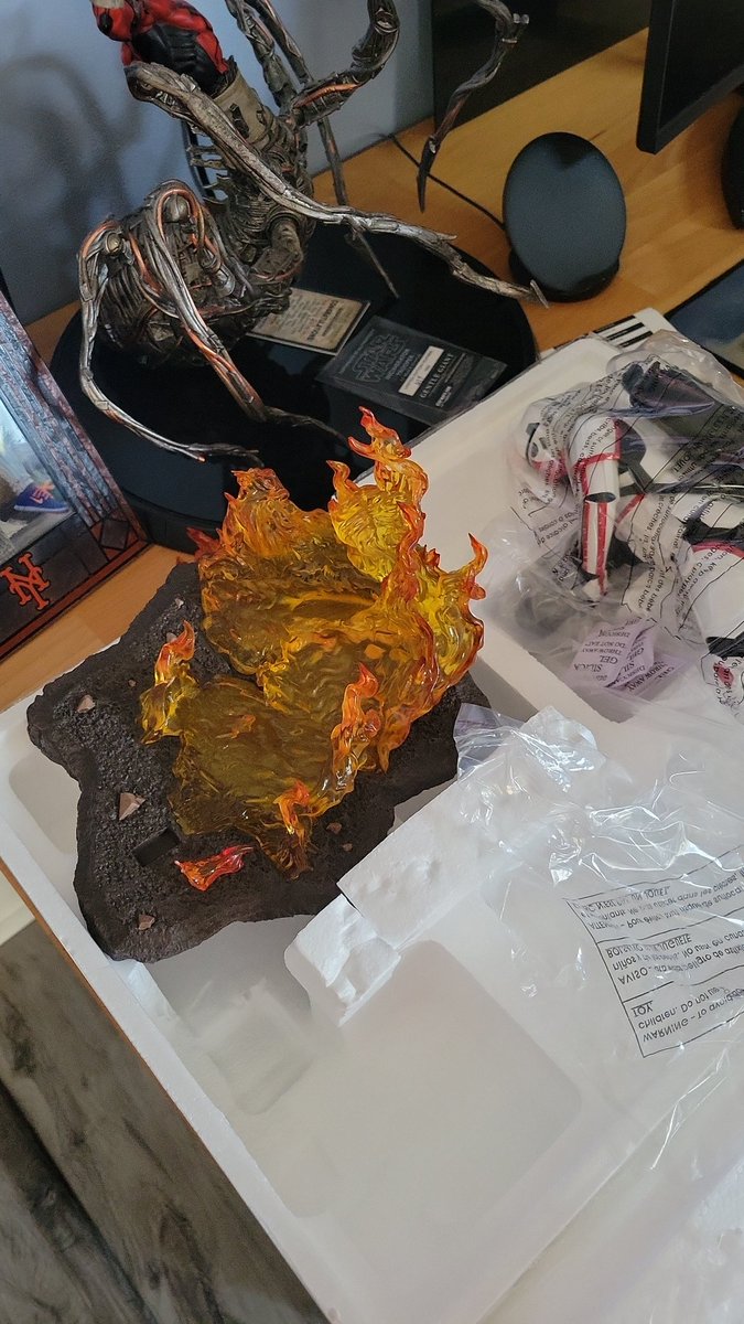 Love it but it arrived broken!!! <a href="/GentleGiantLTD/">Gentle Giant Ltd</a> help!!