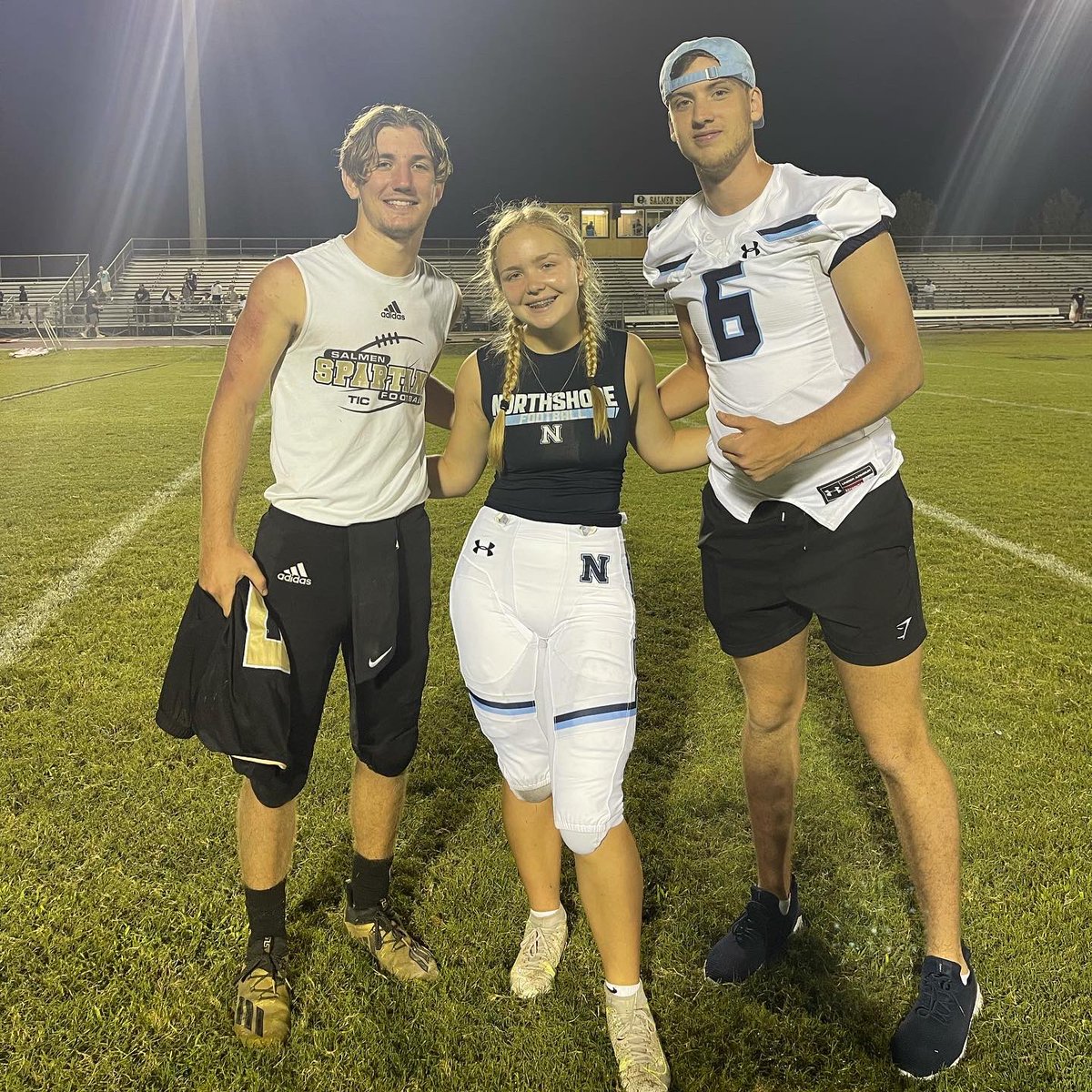 Very late but here is my junior season highlights: hudl.com/v/2HUh2Z