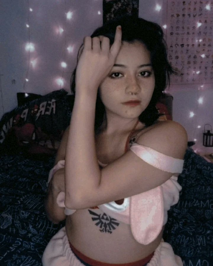 0Marielee's tweet photo. ¿Ya tomaron awa'? ���🏻👈🏻🌸🌱🌸
Está infernal el calor. 🥵

#zelda #NARUTO #onepiece https://t.co/fmTvMExNxh