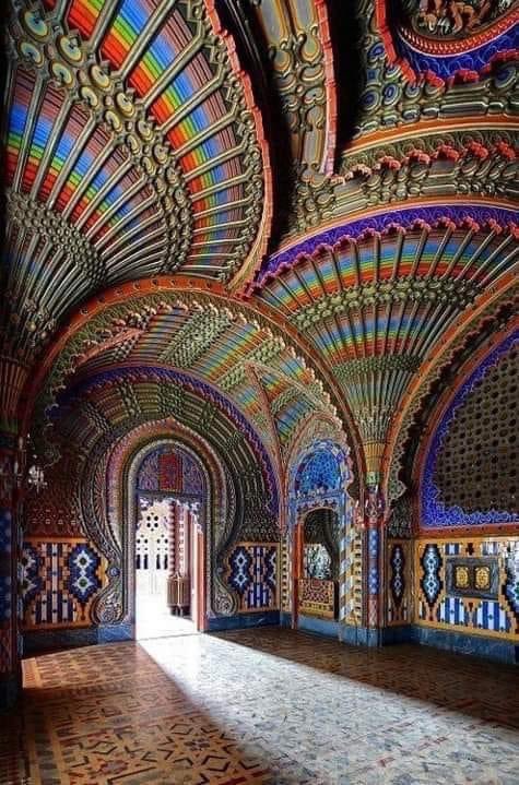 RT @JaneyGodley: This is the Peacock Room in the Castello di Sammezzano, built 1605
Tuscany. https://t.co/hCw56GwVky