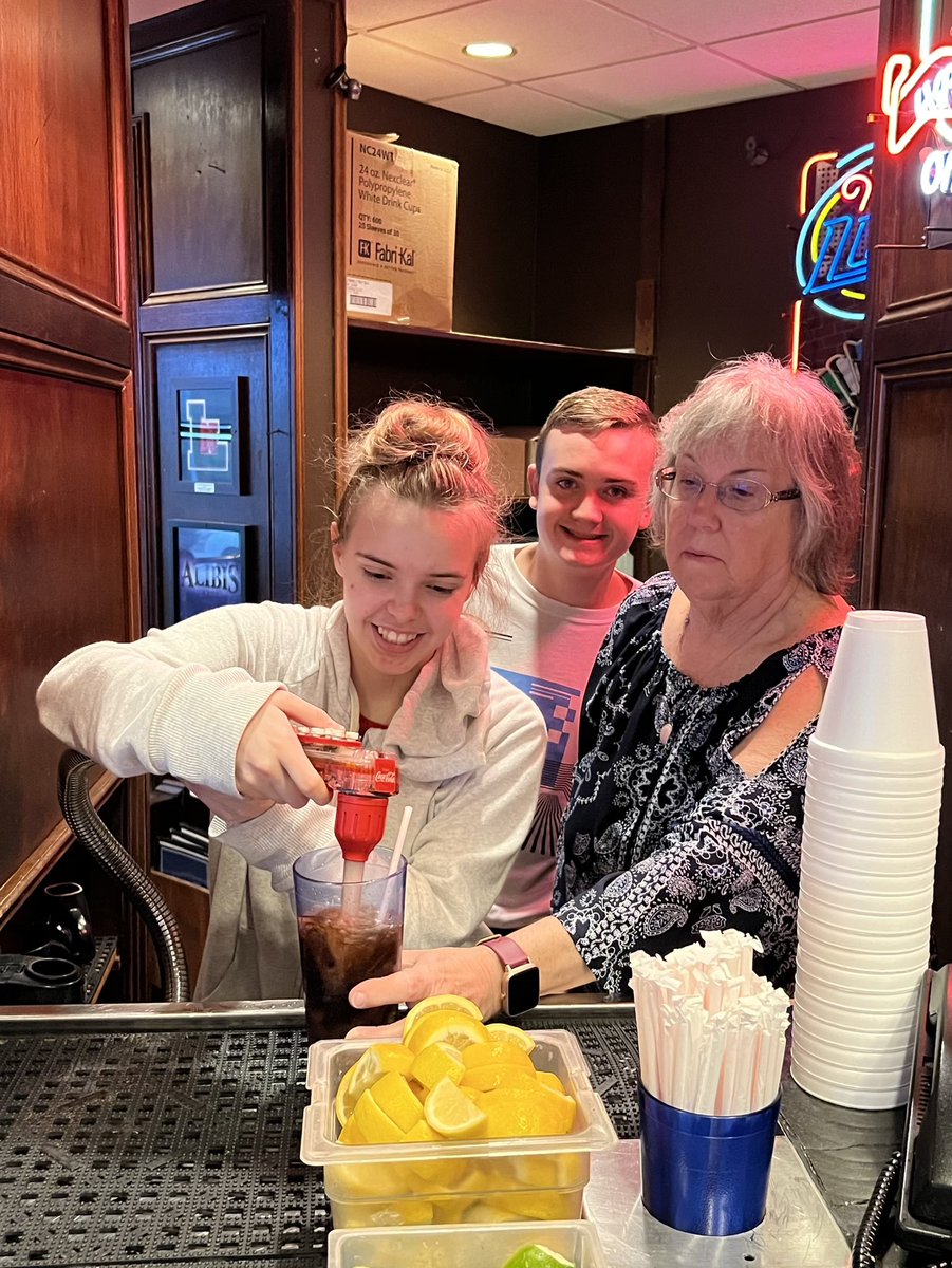 jcass8430's tweet photo. A little late but a huge THANK YOU to my second job for allowing my students to experience what it’s like to work in a real restaurant. We had a great time at Alibi’s Grill! #casselmancrew #cghs #cge3 https://t.co/UDAicW4Dyw