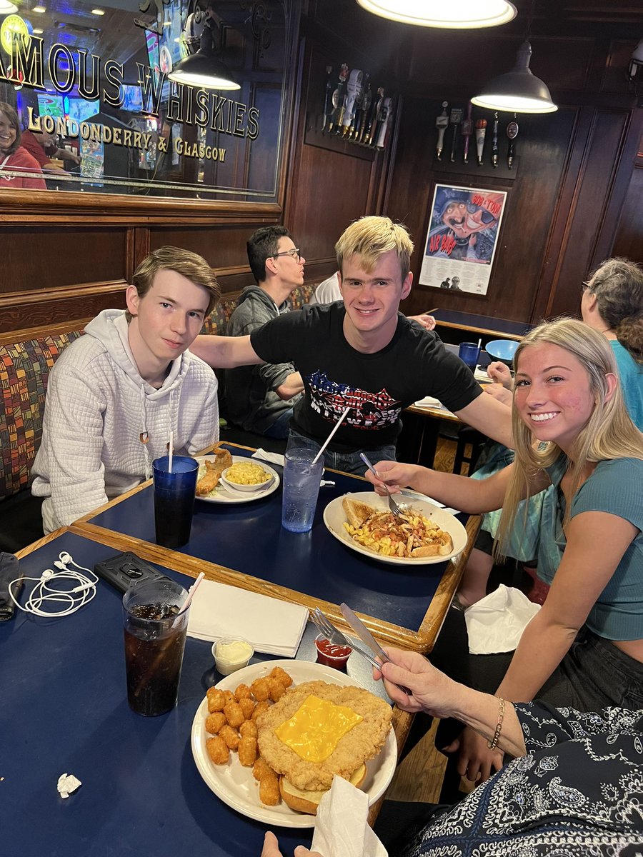jcass8430's tweet photo. A little late but a huge THANK YOU to my second job for allowing my students to experience what it’s like to work in a real restaurant. We had a great time at Alibi’s Grill! #casselmancrew #cghs #cge3 https://t.co/UDAicW4Dyw