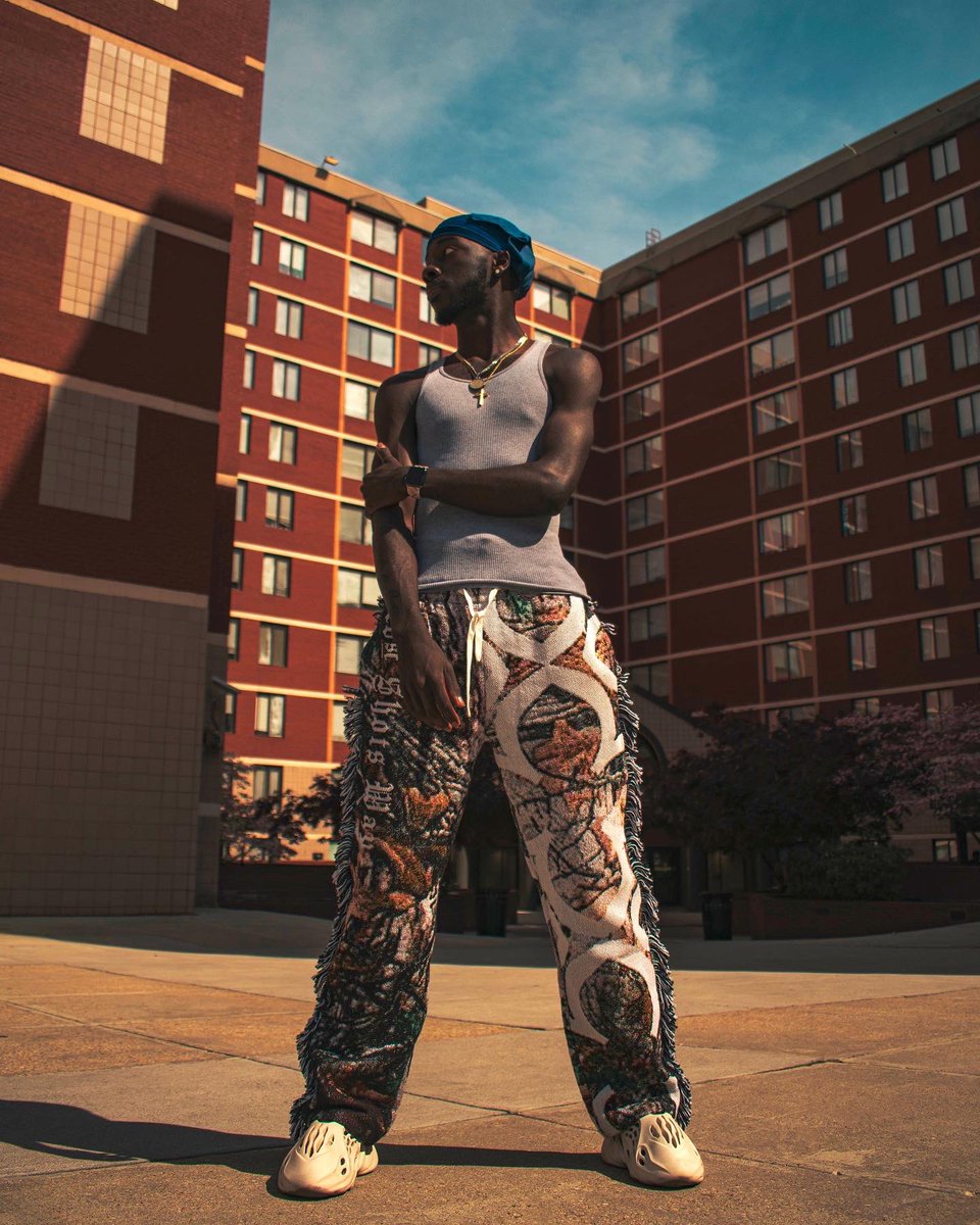 shotsbyte's tweet image. ♥️Black fashion 🔥