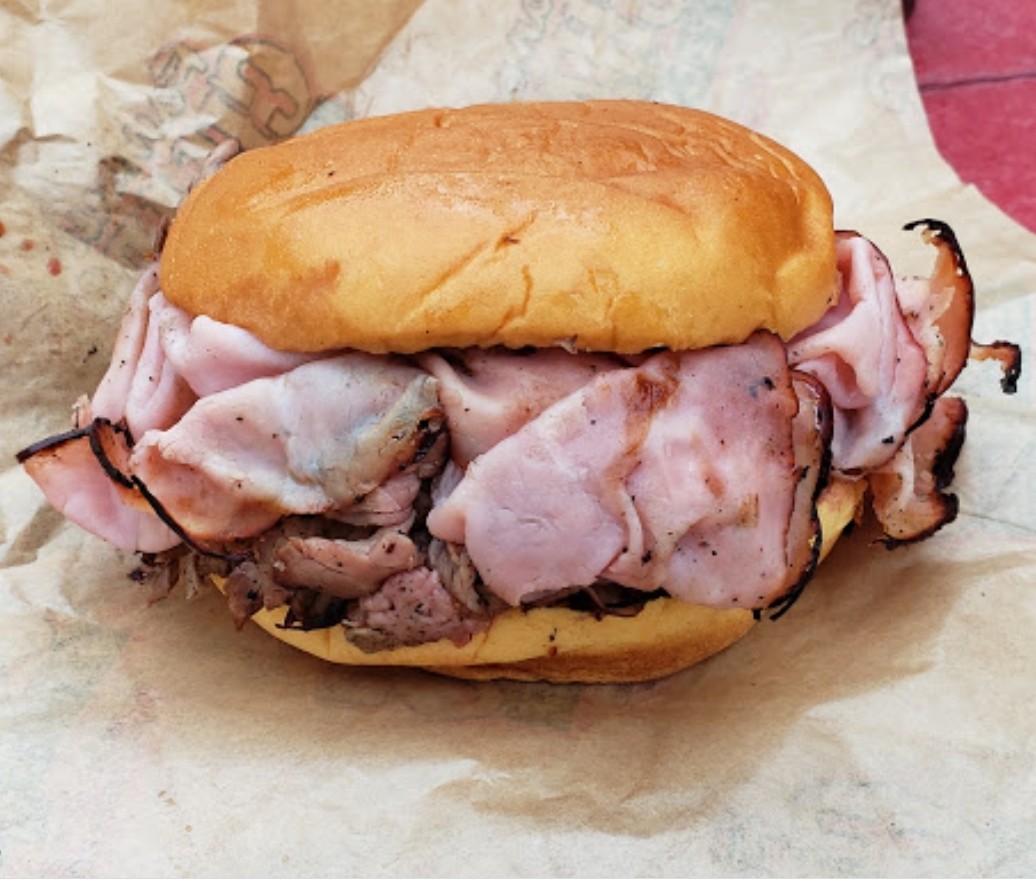 ChapsPitBeef's tweet photo. Forget all about your Monday with a beautiful #PitHam sammie hot off the pit! https://t.co/m2J9700fCe