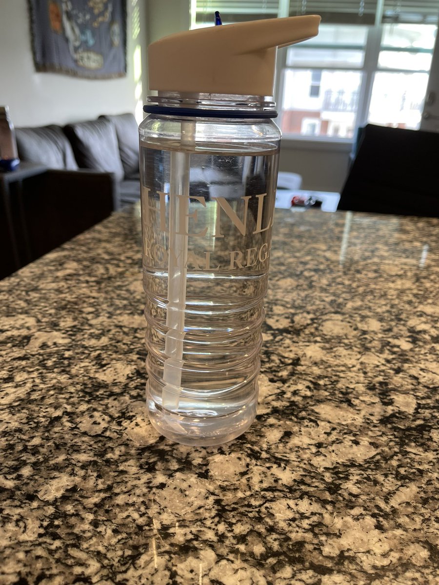 DominicMiller15's tweet photo. Haven’t used a plastic water bottle in a long time thanks to this water bottle. Going on 4 years with it #ecotainers #365challenge https://t.co/ibMegKDEec
