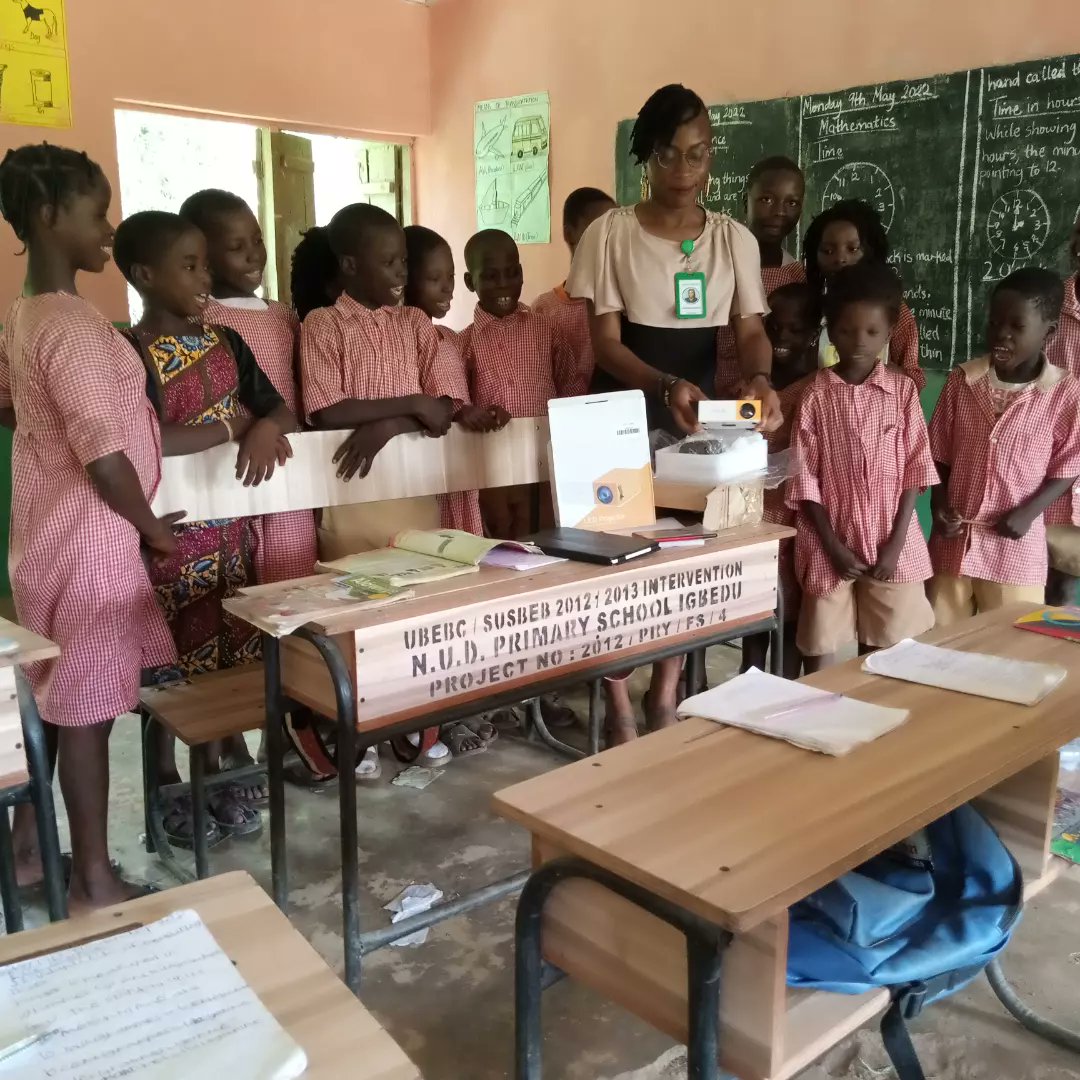 Preshi_Pee's tweet photo. Using technology to facilitate teaching and learning makes it more meaningful and fun. Our mini-grant projector arrived today and my learners were so excited. Thanks to #YinkaOgunde, for the opportunity.
#TFNFellows
#Sdg4
#EducationTech
#intentionalVillageTeacherSeries
#Preshipee https://t.co/tgXmQ79CRW