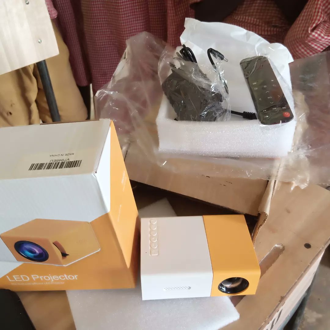 Preshi_Pee's tweet photo. Using technology to facilitate teaching and learning makes it more meaningful and fun. Our mini-grant projector arrived today and my learners were so excited. Thanks to #YinkaOgunde, for the opportunity.
#TFNFellows
#Sdg4
#EducationTech
#intentionalVillageTeacherSeries
#Preshipee https://t.co/tgXmQ79CRW